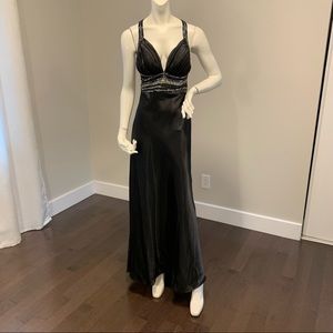 Black sexy sequinned evening gown by Expo New York